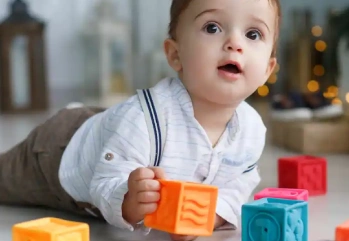 8 Aylık Bebek Gelişimi