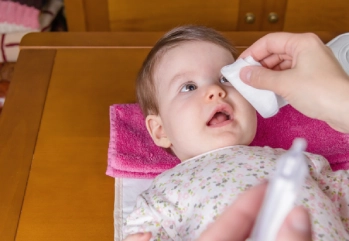 Bebeklerde Göz Temizliğinin Önemi