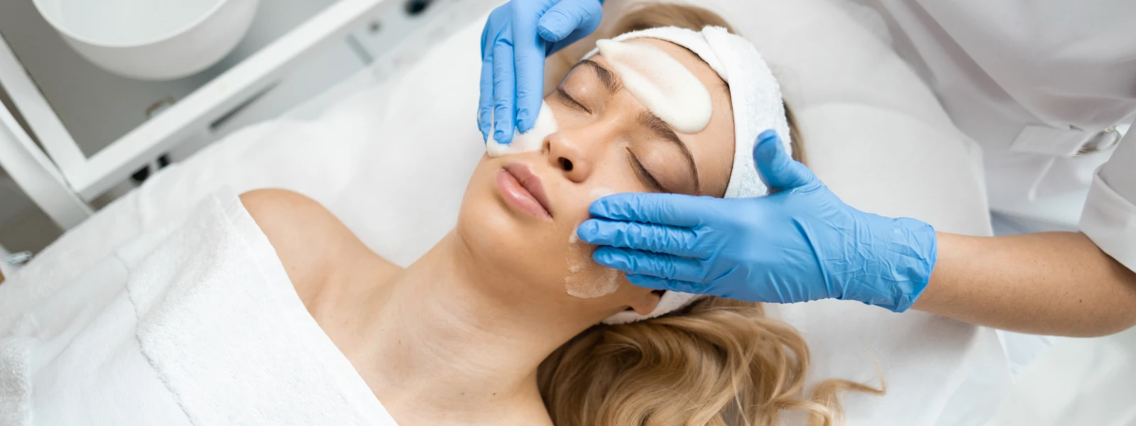 Medikal Cilt Bakımı Nedir? Nasıl Yapılır?